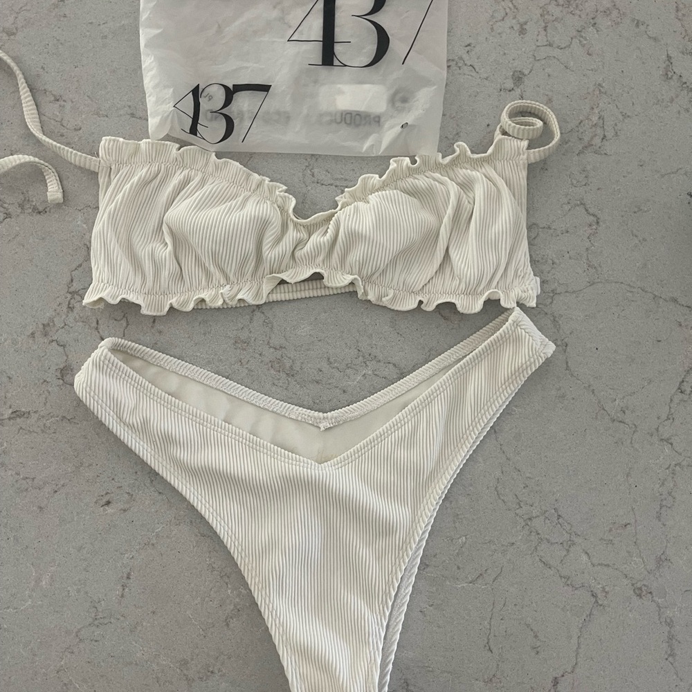 437 Layla top and Stella bottoms white ribbed